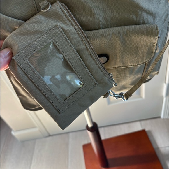 Baggallini |Taupe Crossbody Messenger Bag | Excellent Condition - Picture 5 of 9